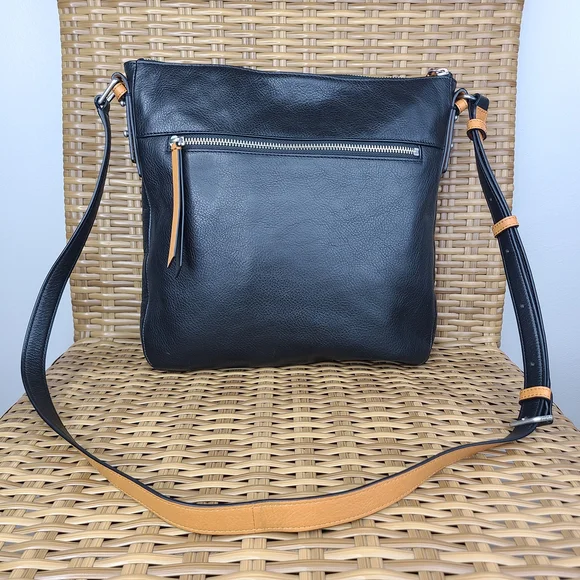 Vera Bradley Gallatin Black Leather Crossbody Bag Purse Floral Interior NWT - Picture 4 of 14